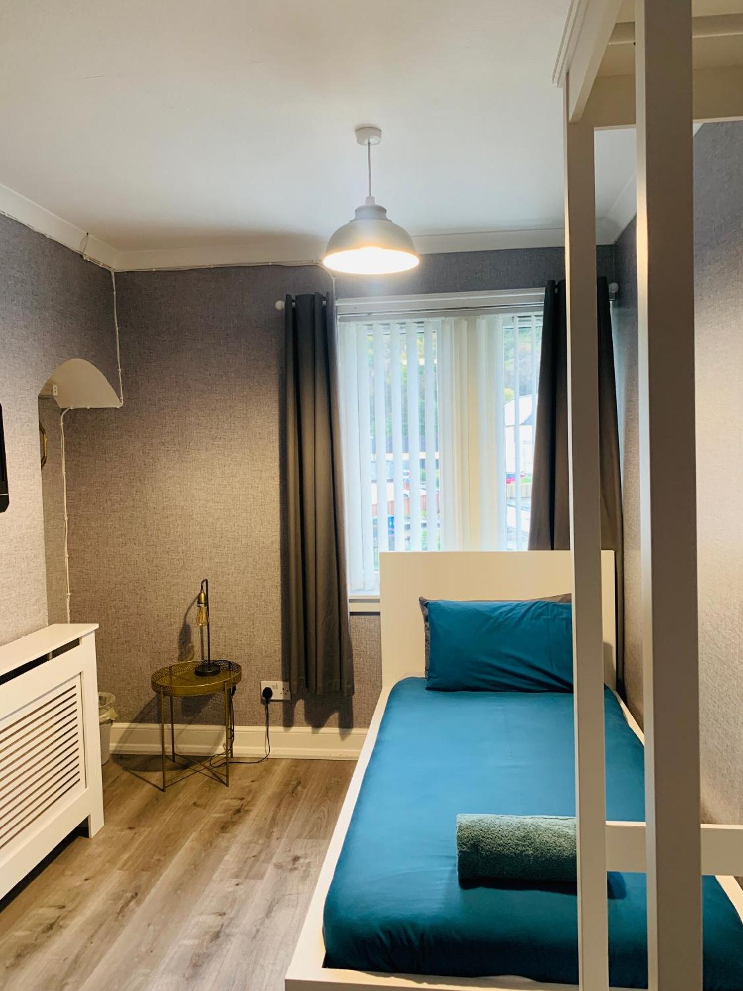 Nevis Rooms - Self Check In With Free Onsite Parking Inverlochy Exterior photo